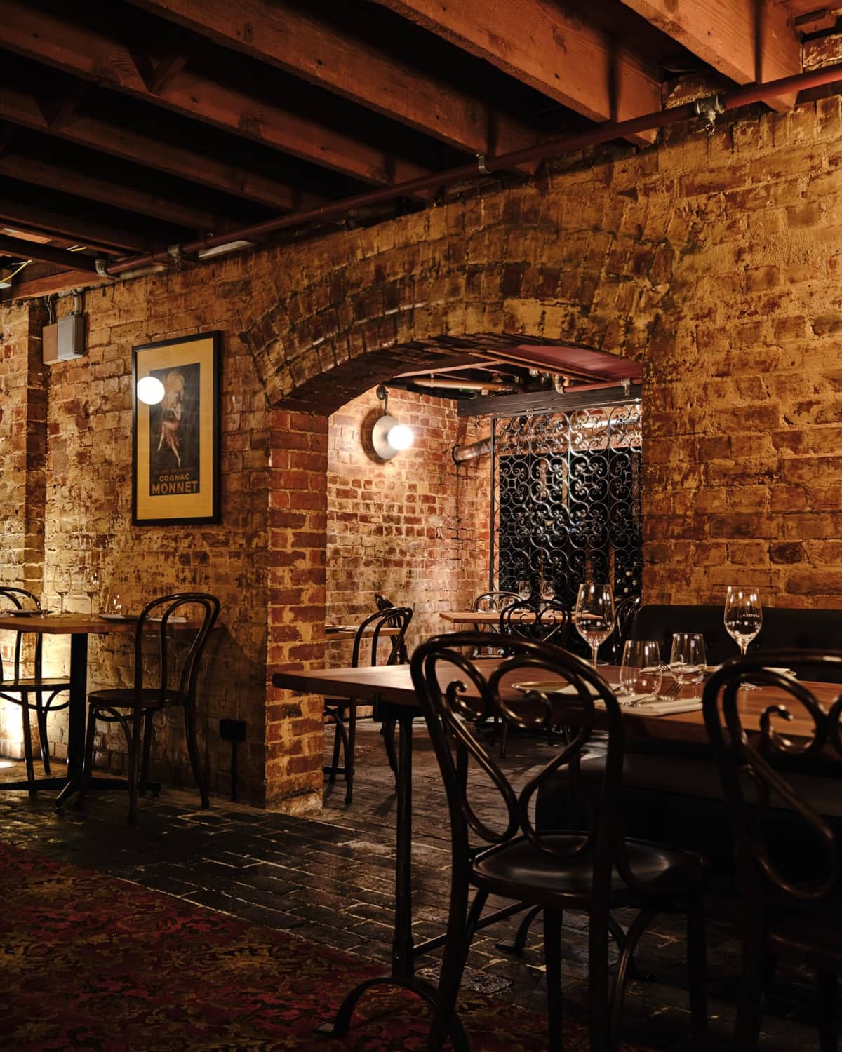 Apoteca Bar + Restaurant gallery image 8