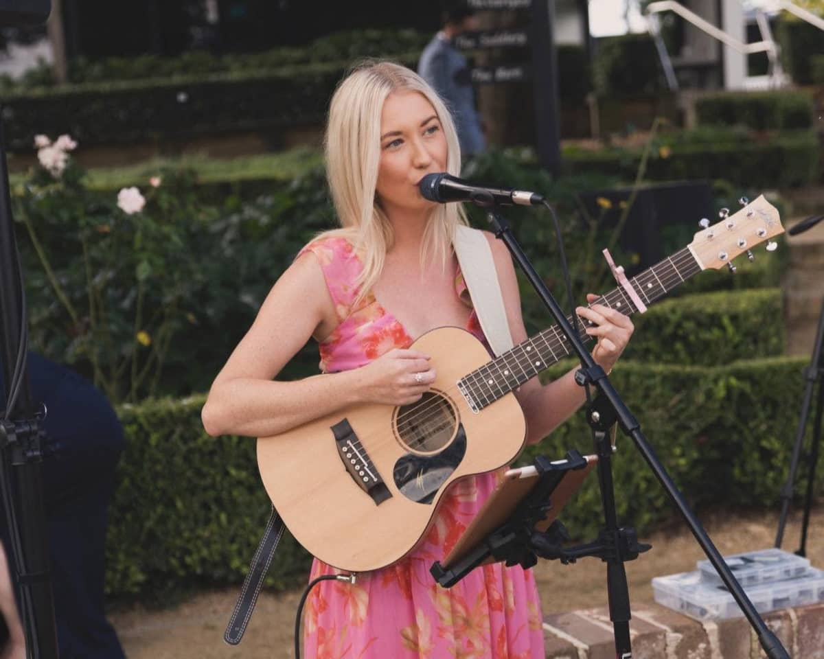 Sabrina Wedding Singer gallery image 4