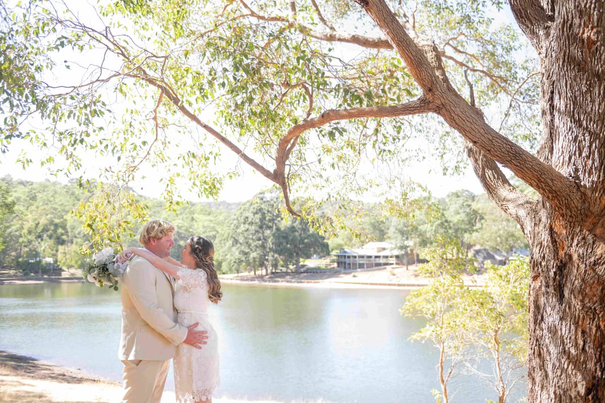Evedon Lakeside Retreat - Image 8