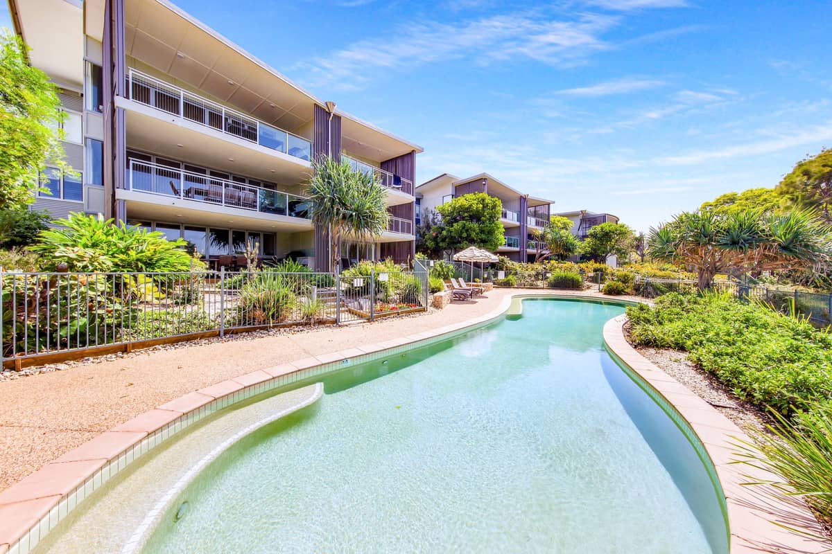 The Straddie Hotel - Image 1