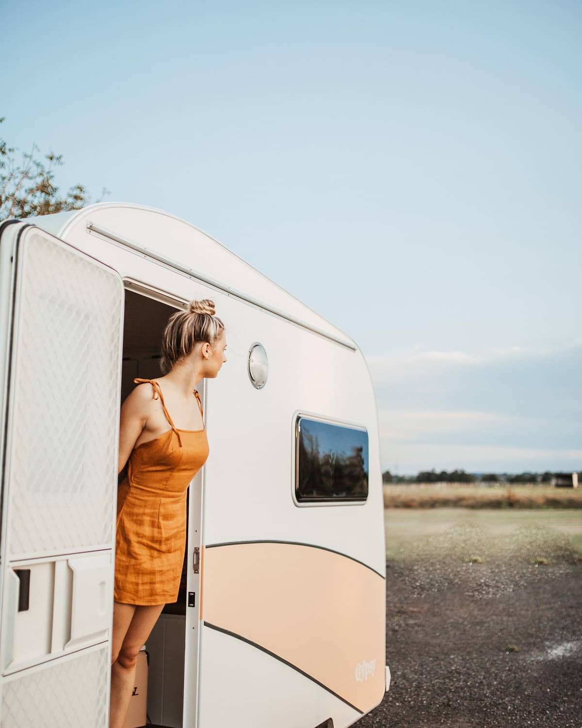 Gypsy Love Bus - Image 7