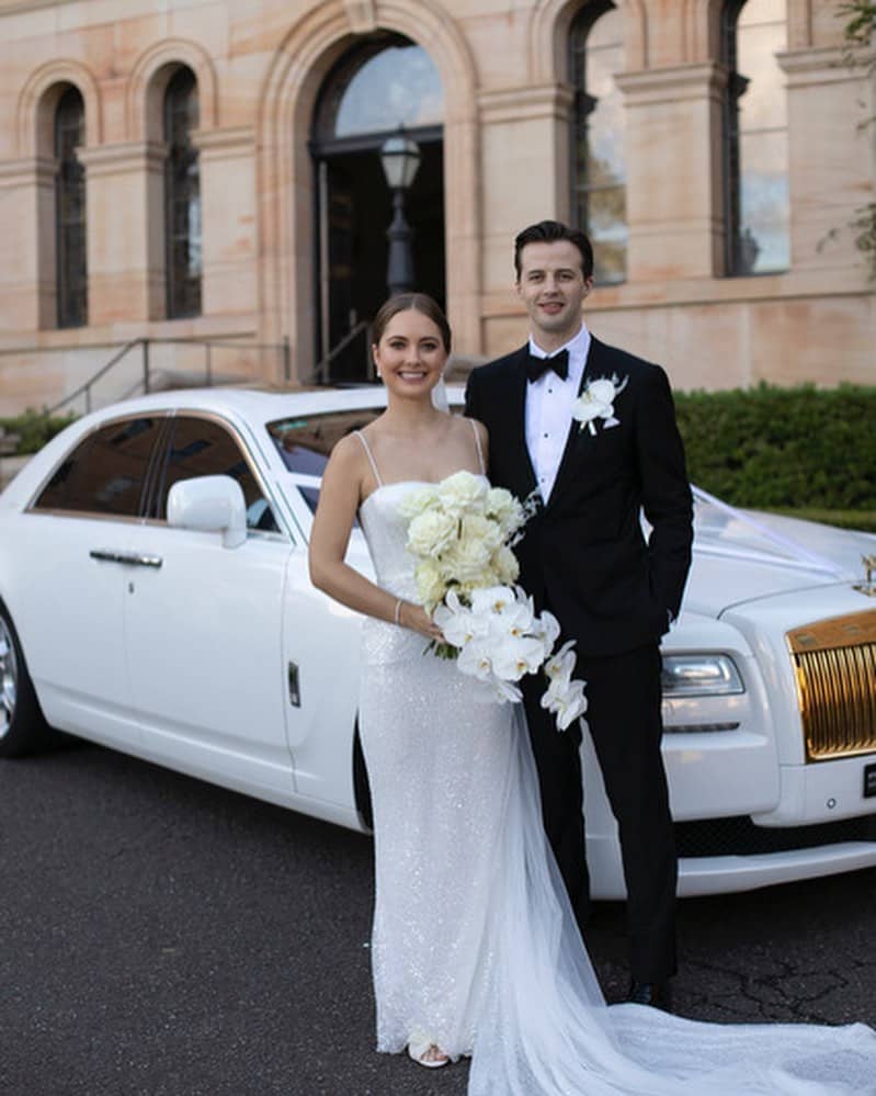 HF Wedding and Hire Cars - Image 7