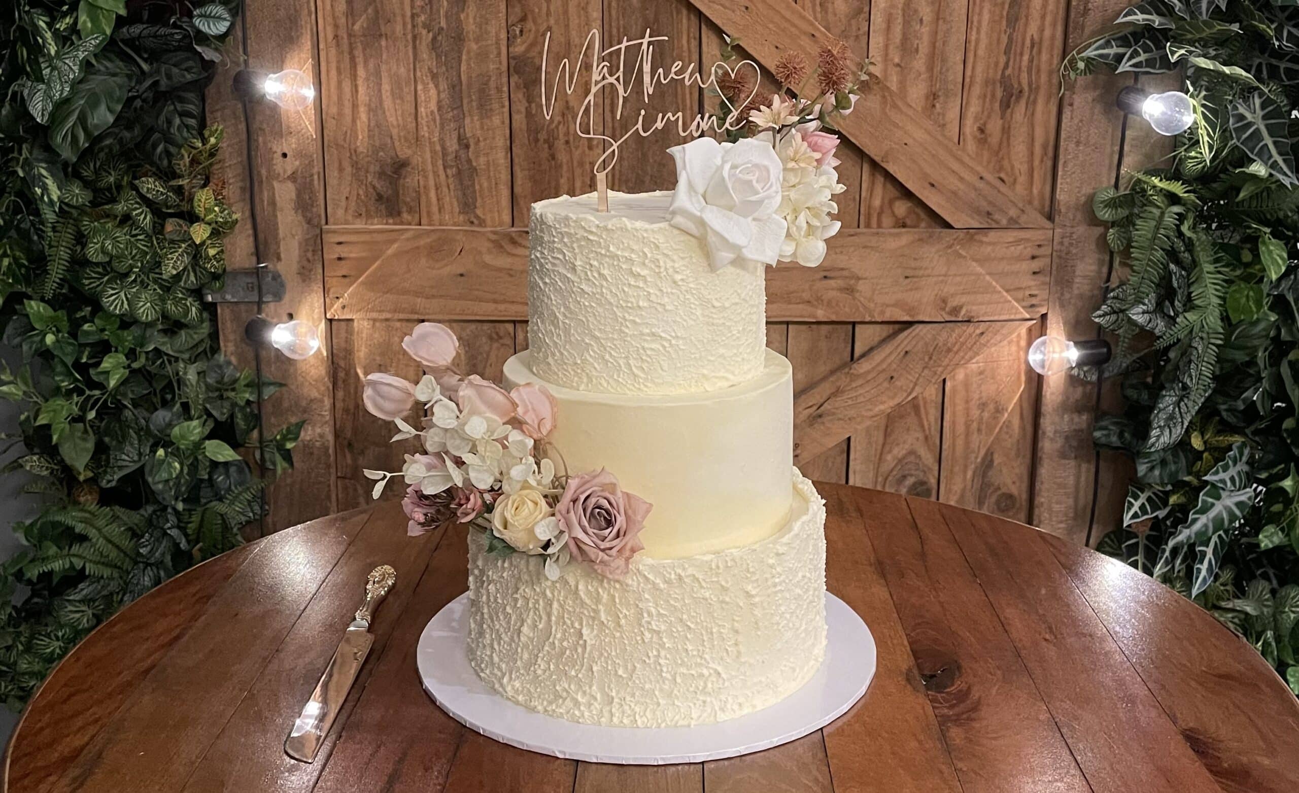 The Bumble Bakery wedding vendor