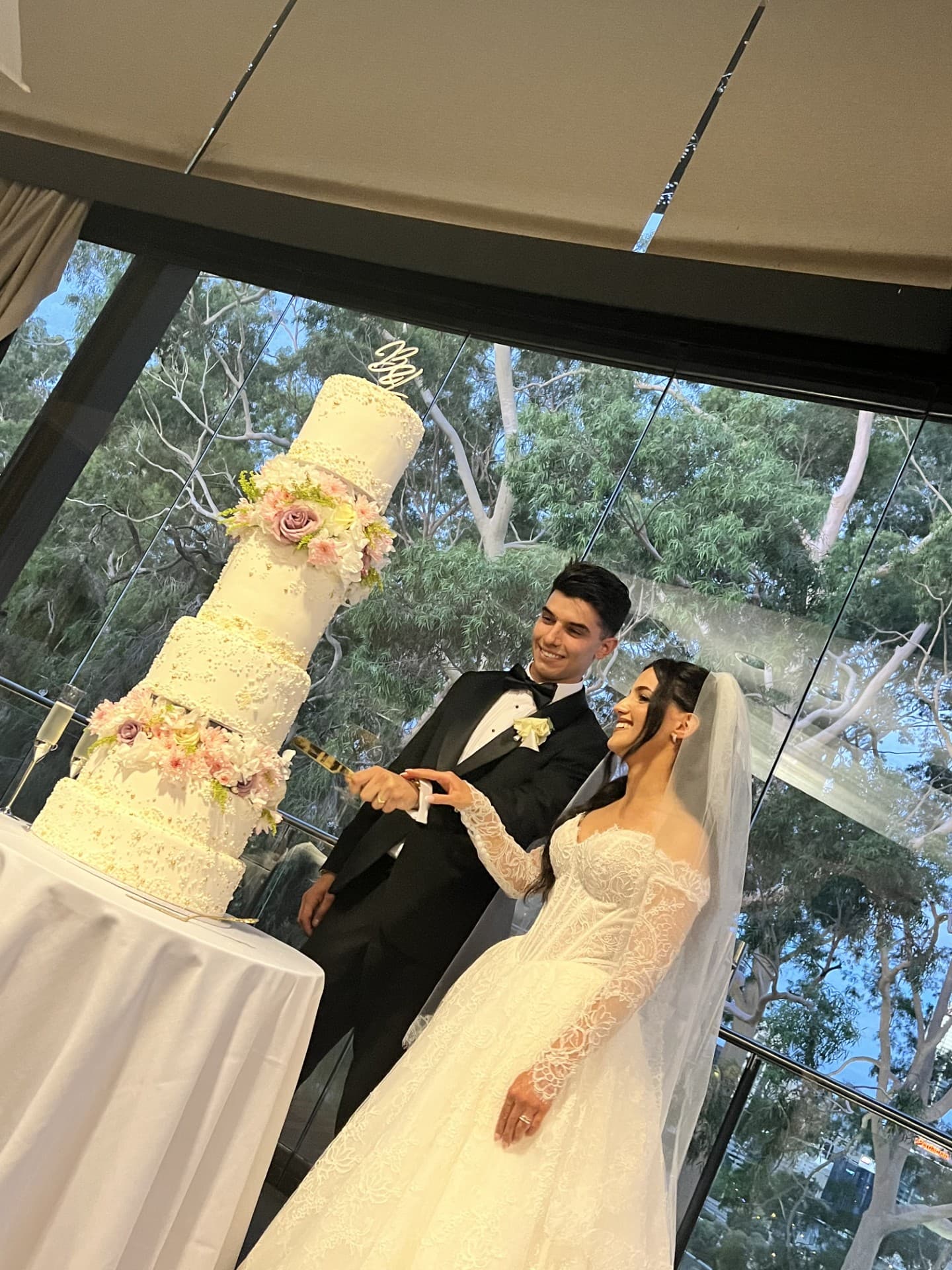 Simply Meant To Be wedding vendor
