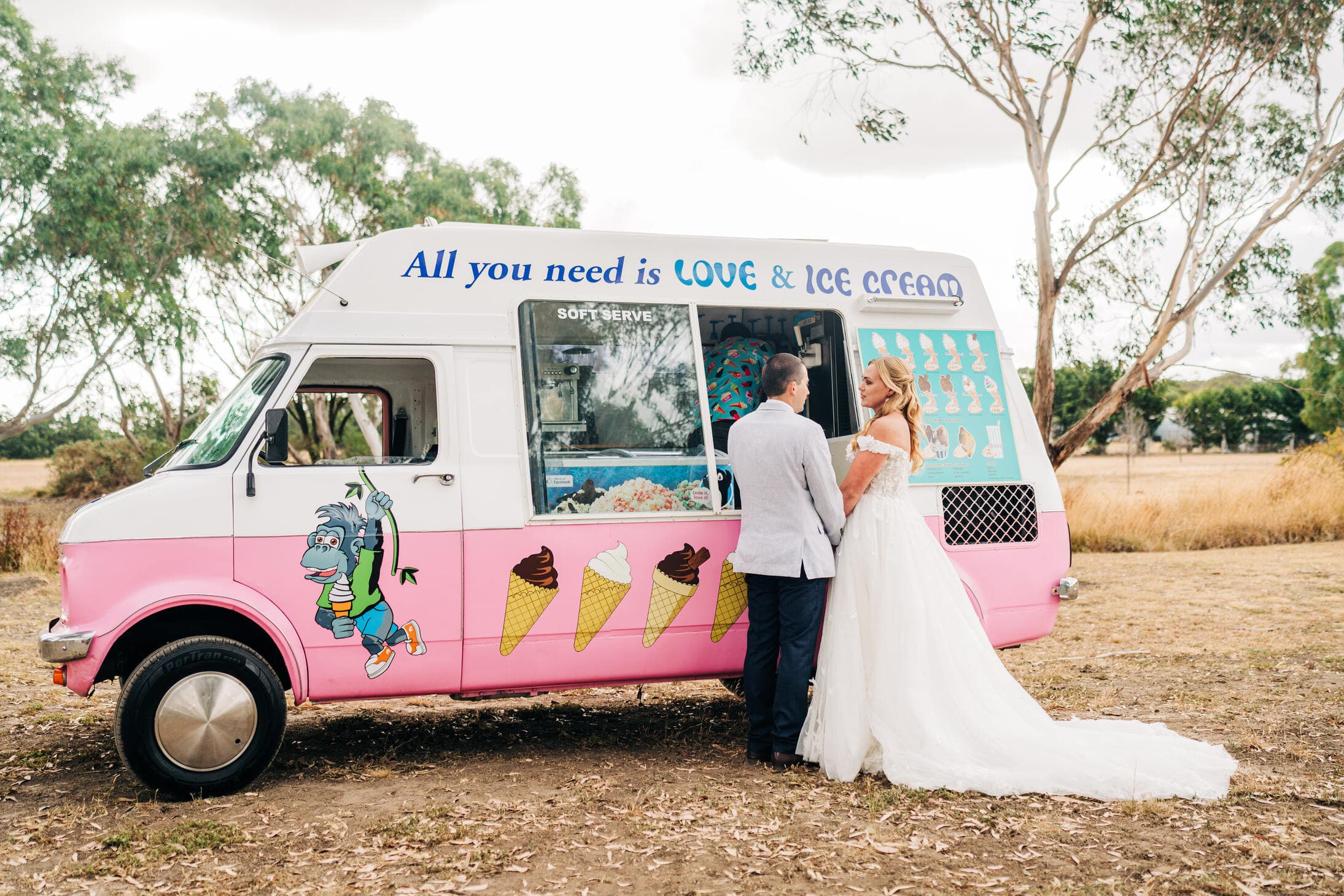 Pastizzi and Cream wedding vendor