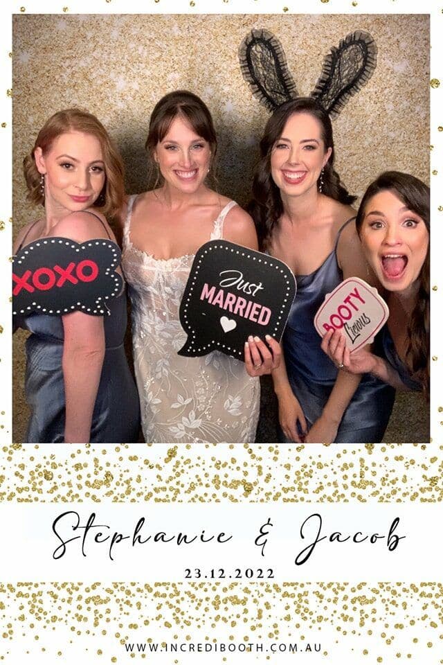 Incredibooth Photobooth wedding vendor