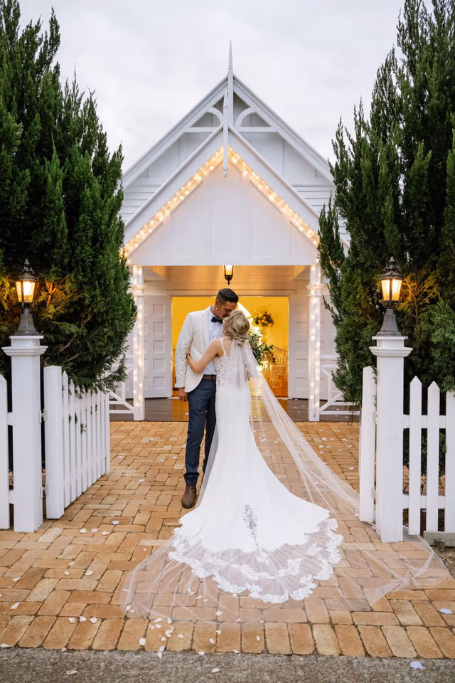 White Chapel Kalbar wedding vendor