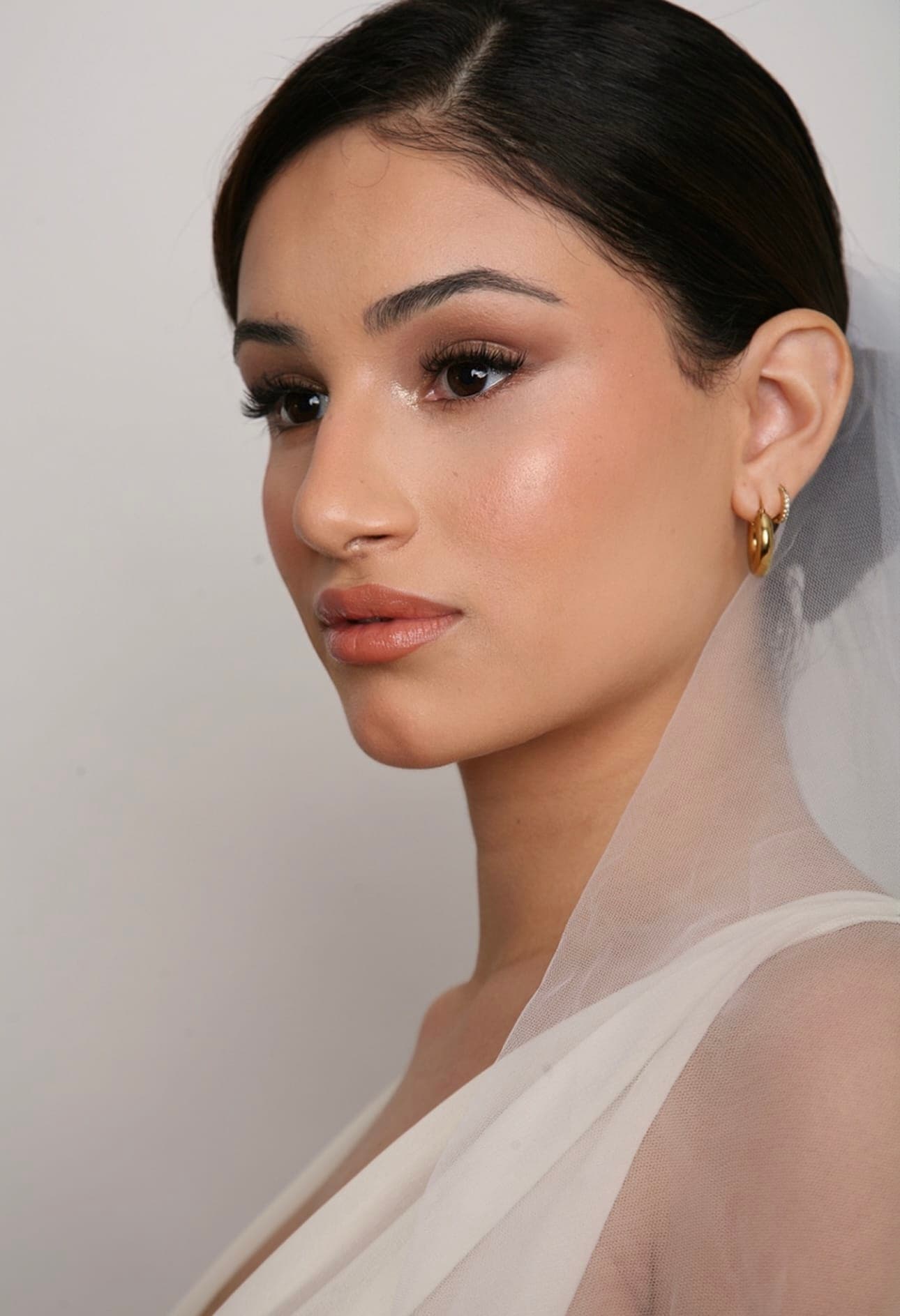 Bobbi the MUA wedding vendor