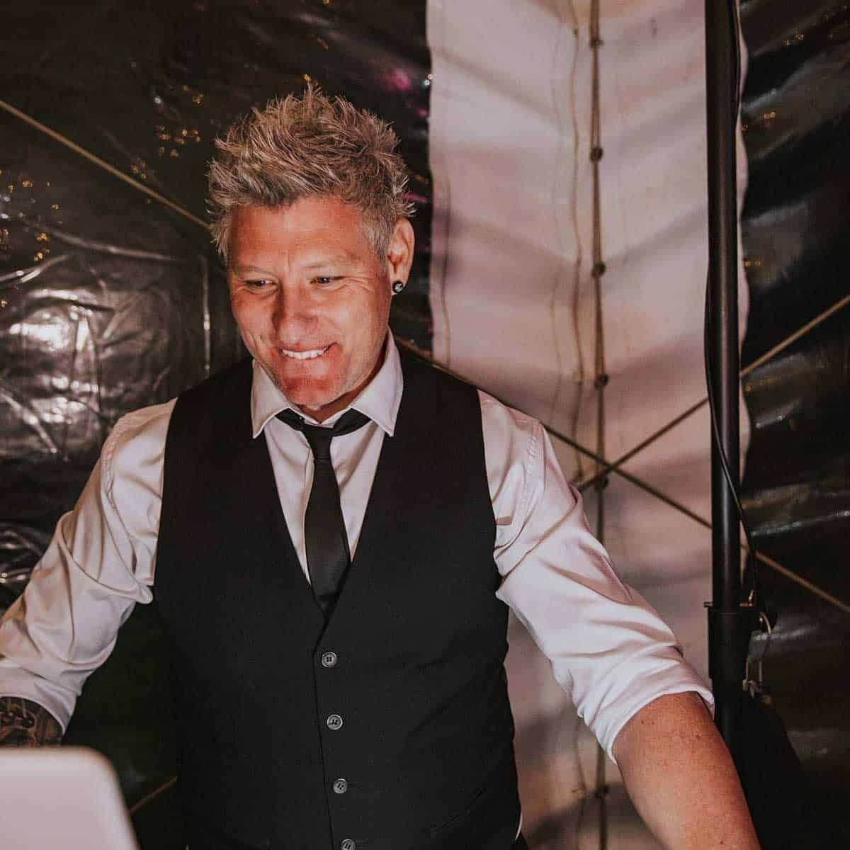 SmashโNโENTertainment wedding vendor