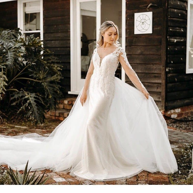 Fara Couture wedding vendor